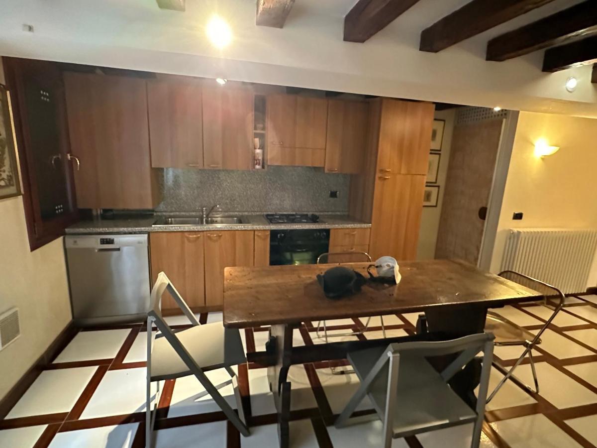 1 Ca'Del Traghetto Family Apartment Venedig Eksteriør billede