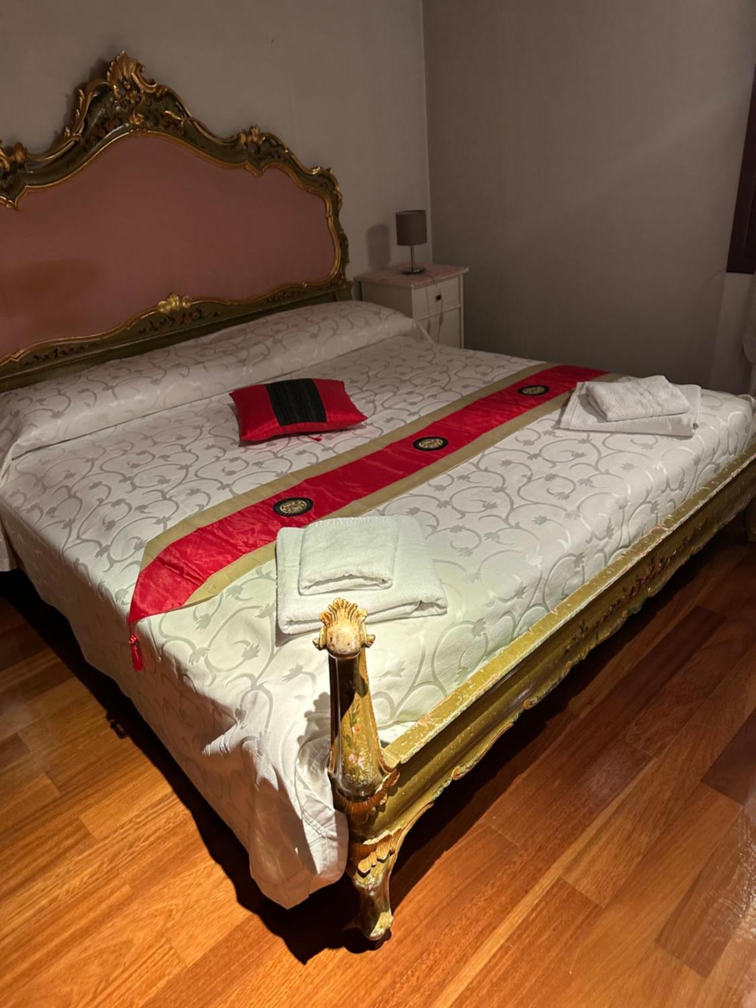 1 Ca'Del Traghetto Family Apartment Venedig Eksteriør billede
