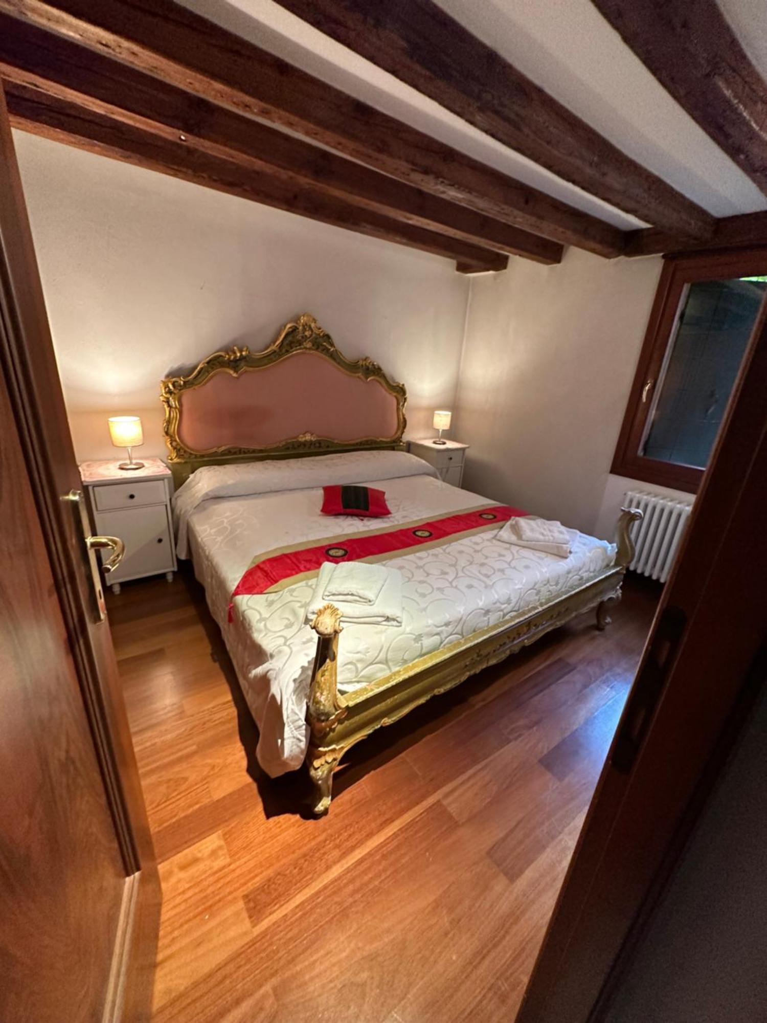 1 Ca'Del Traghetto Family Apartment Venedig Eksteriør billede