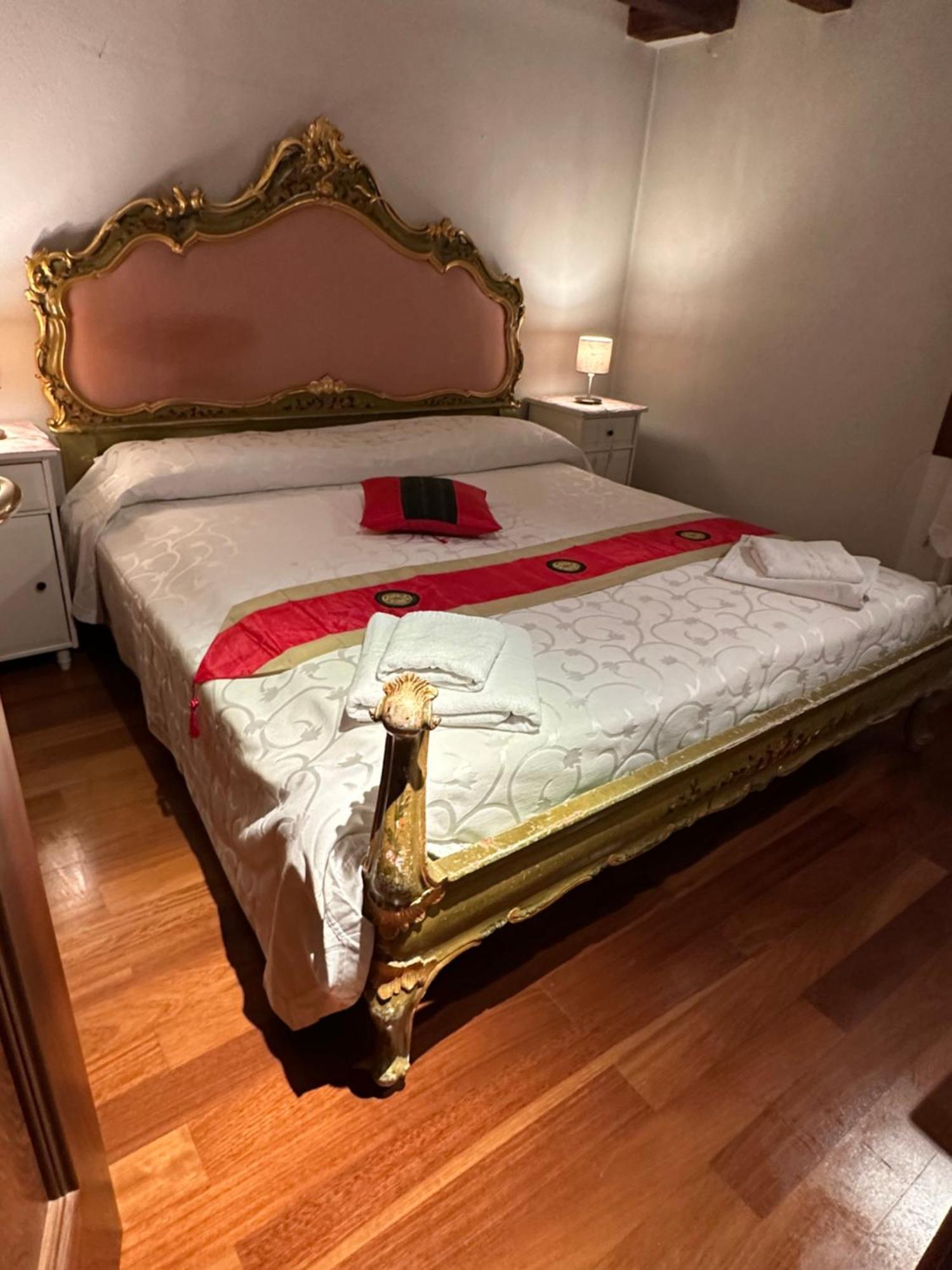 1 Ca'Del Traghetto Family Apartment Venedig Eksteriør billede