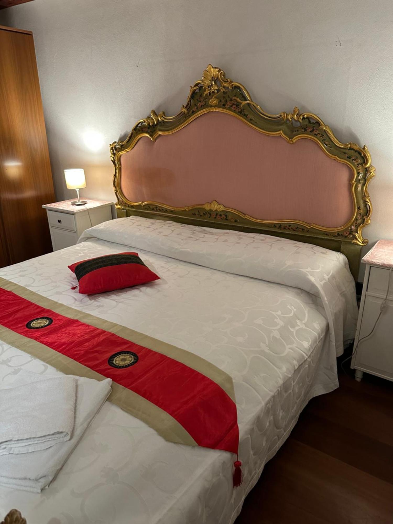 1 Ca'Del Traghetto Family Apartment Venedig Eksteriør billede