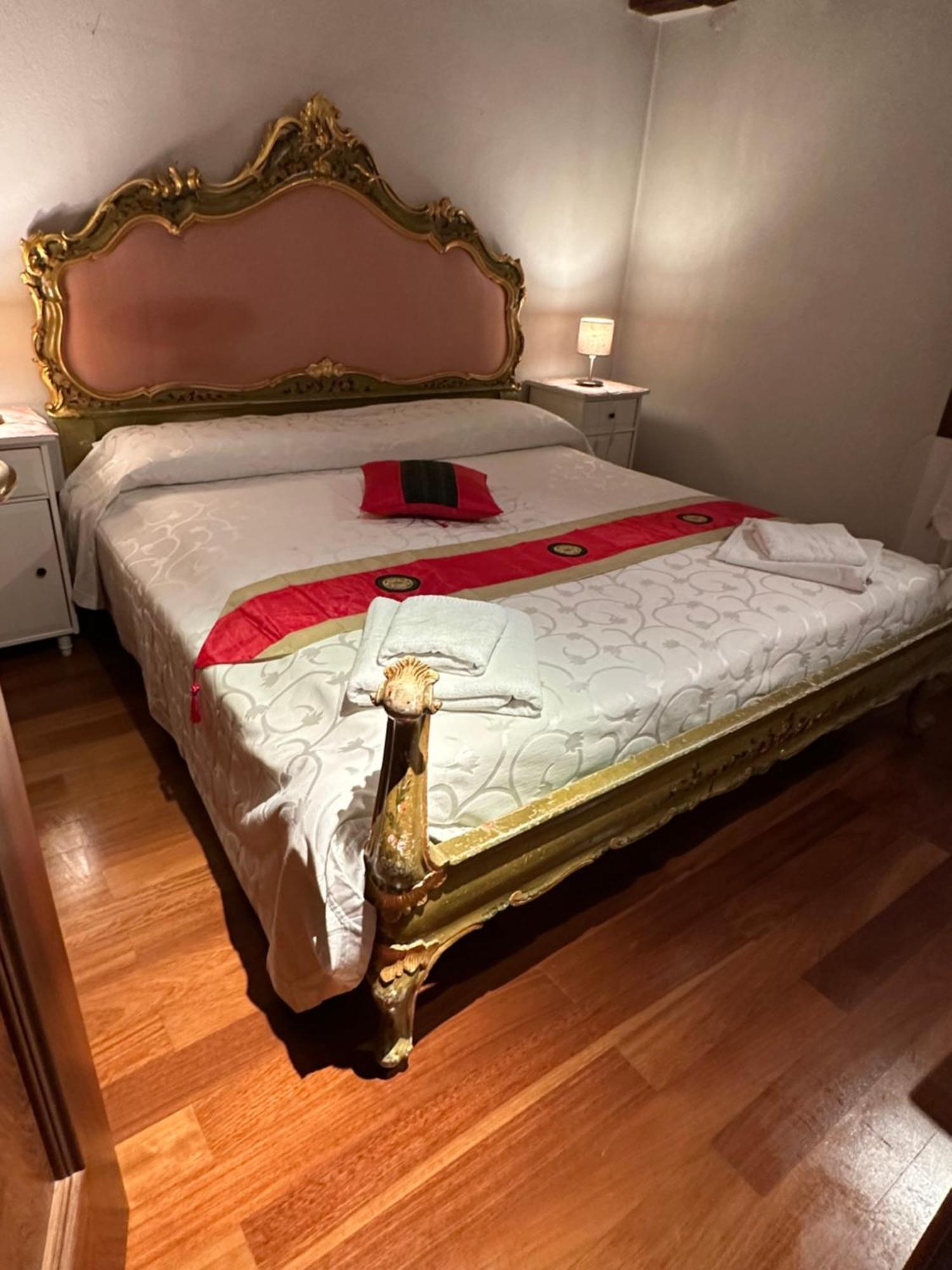 1 Ca'Del Traghetto Family Apartment Venedig Eksteriør billede